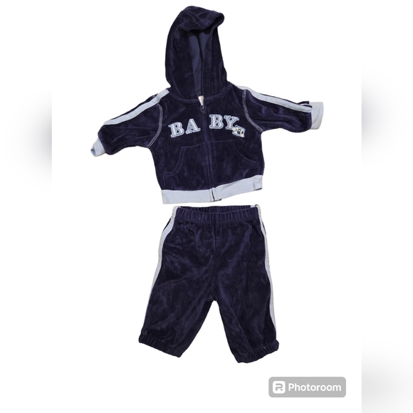 Baby V Velour Set - 3 months - Picture 1 of 2